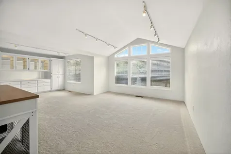 121 Meadow View Drive Phoenix OR 97535
