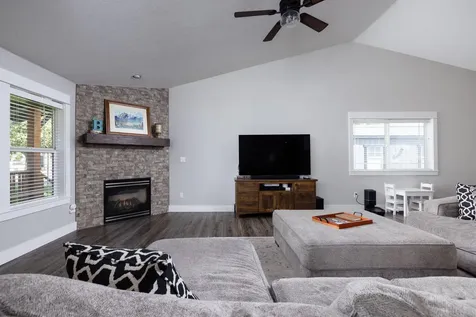 1944 NW Quince Avenue Redmond OR 97756