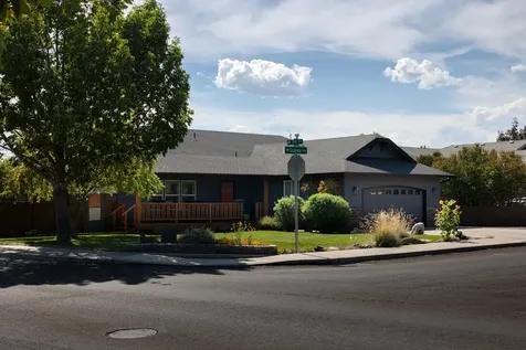 1944 NW Quince Avenue Redmond OR 97756