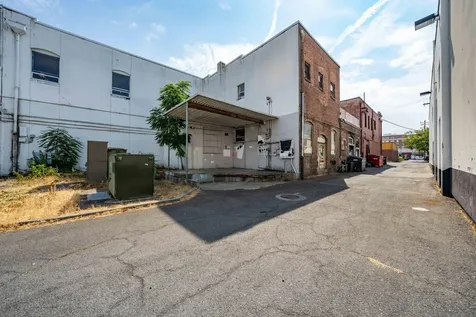 114 W Main Street Medford OR 97501
