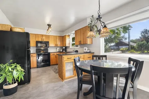 1106 SW 15th Street Redmond OR 97756