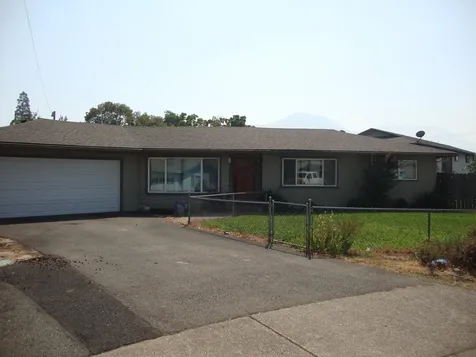 1405 NE Laura Court Grants Pass OR 97526