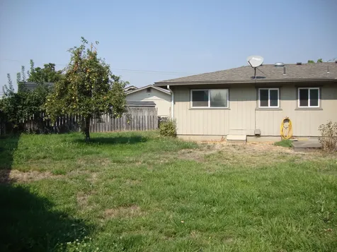 1405 NE Laura Court Grants Pass OR 97526