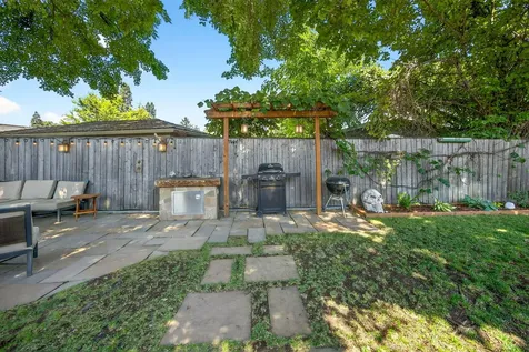 1225 Fortune Drive Medford OR 97504