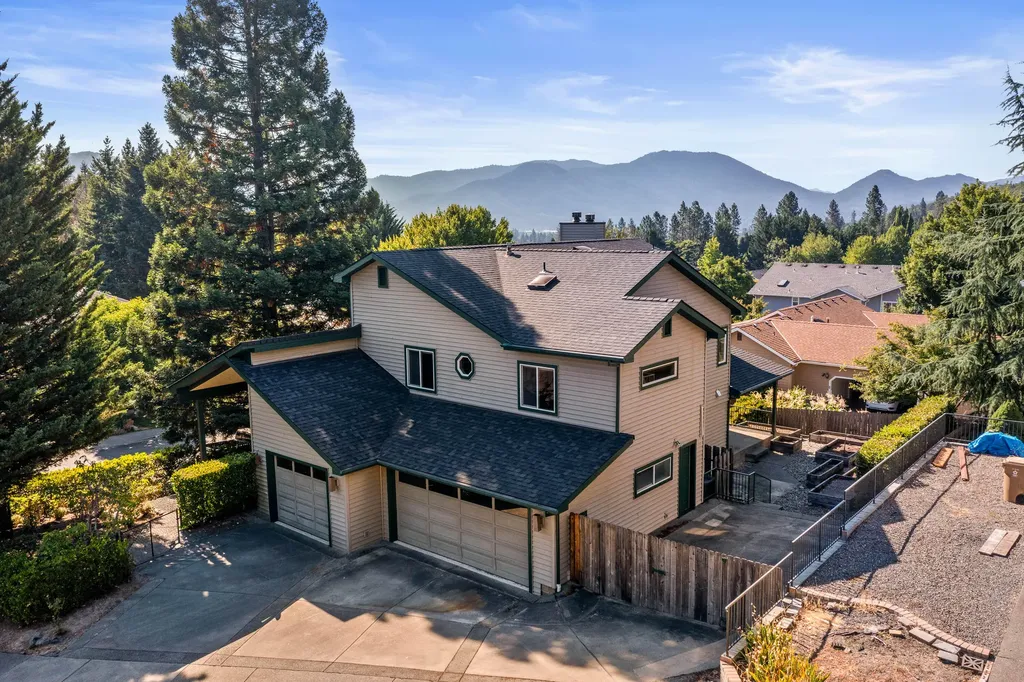 2160 NW Crown Street Grants Pass OR 97526