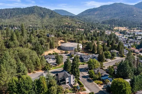 2160 NW Crown Street Grants Pass OR 97526