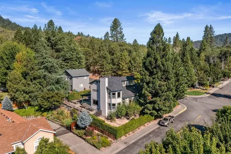 2160 NW Crown Street Grants Pass OR 97526