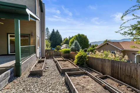 2160 NW Crown Street Grants Pass OR 97526