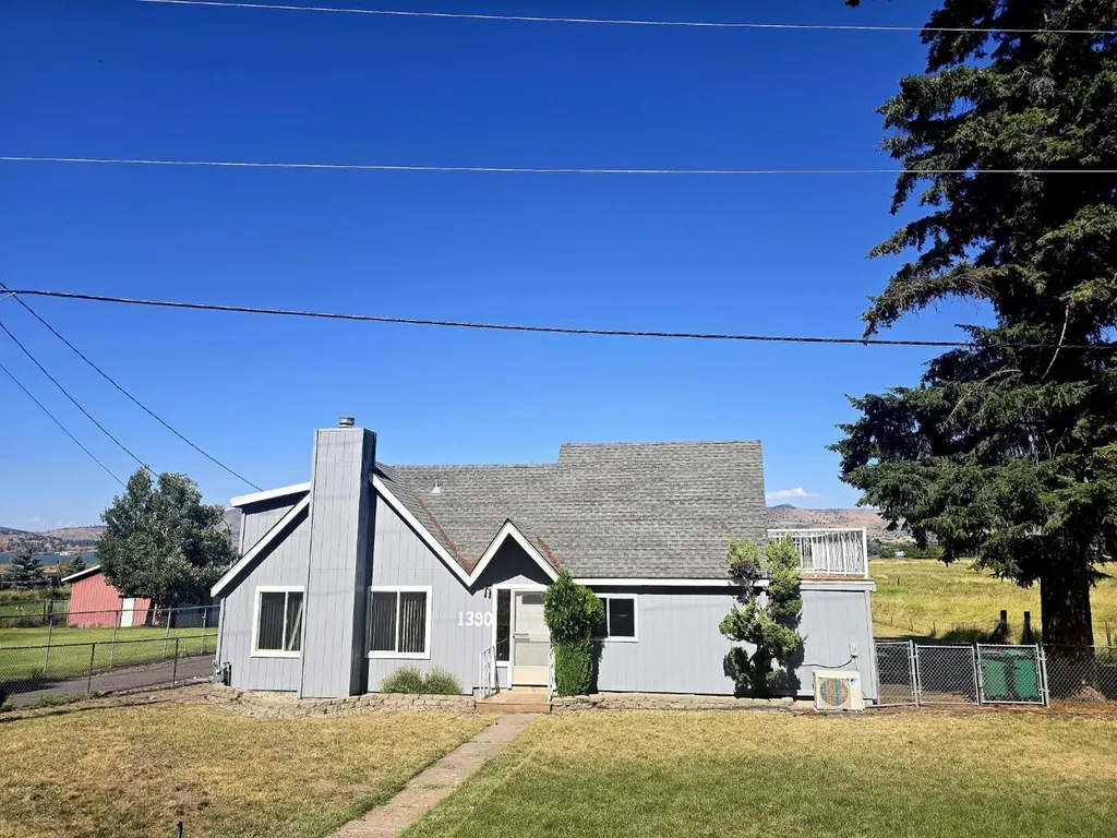 1390 Lakeshore Drive Klamath Falls OR 97601