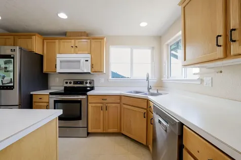 835 NE Nickernut Avenue Redmond OR 97756