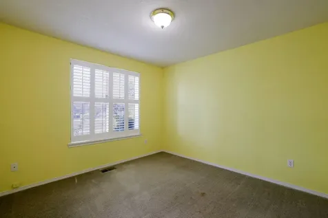 835 NE Nickernut Avenue Redmond OR 97756