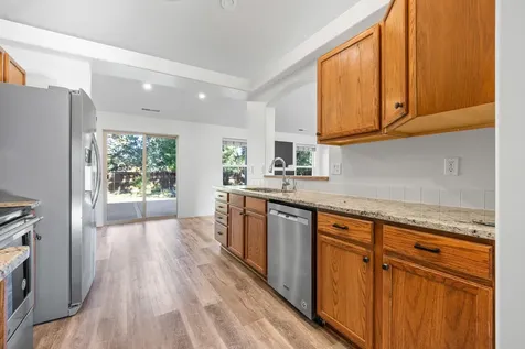 61047 Honkers Lane Bend OR 97702