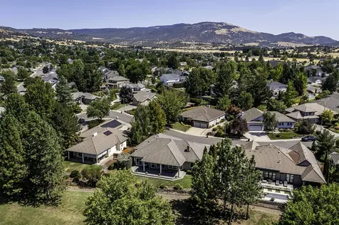 250 Briarwood Lane Medford OR 97504