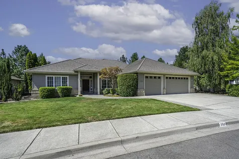 250 Briarwood Lane Medford OR 97504