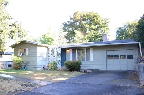 1112 NW Bellevue Place Grants Pass OR 97526