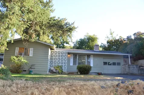 1112 NW Bellevue Place Grants Pass OR 97526