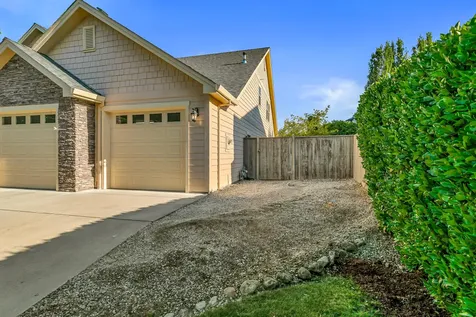 3909 Crystal Springs Drive Medford OR 97504