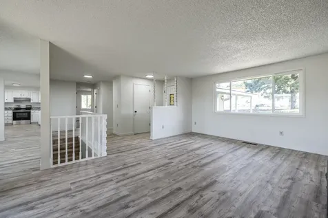 1956 N Eldorado Avenue Klamath Falls OR 97601