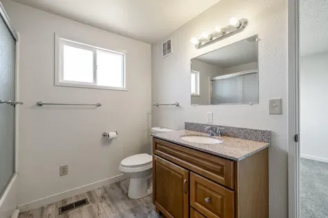 1956 N Eldorado Avenue Klamath Falls OR 97601