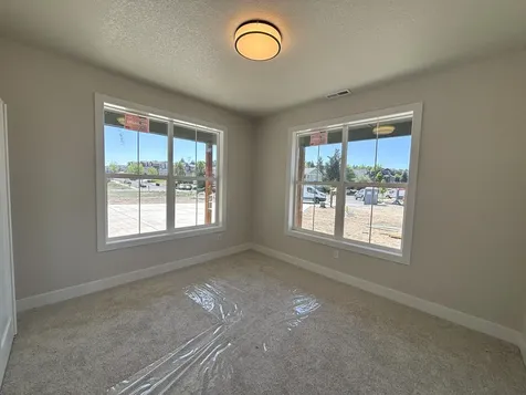 4317 SW Reindeer Avenue Redmond OR 97756