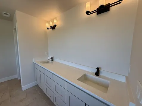 4317 SW Reindeer Avenue Redmond OR 97756