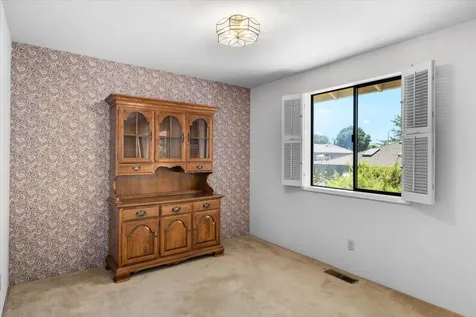 2844 Courtney Circle Medford OR 97504