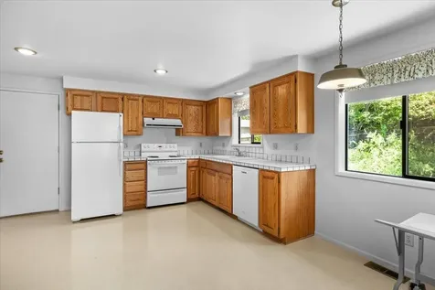 2844 Courtney Circle Medford OR 97504
