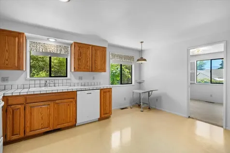 2844 Courtney Circle Medford OR 97504