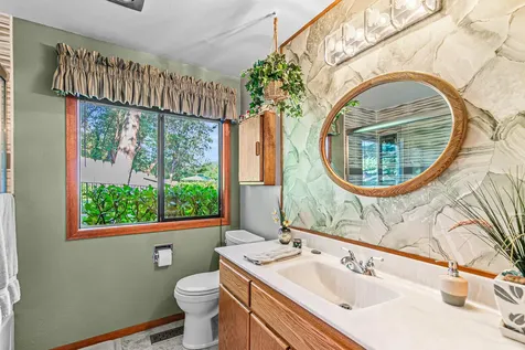 70 Beekman Square Jacksonville OR 97530