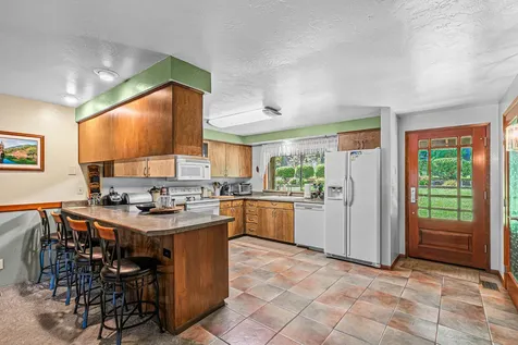 70 Beekman Square Jacksonville OR 97530