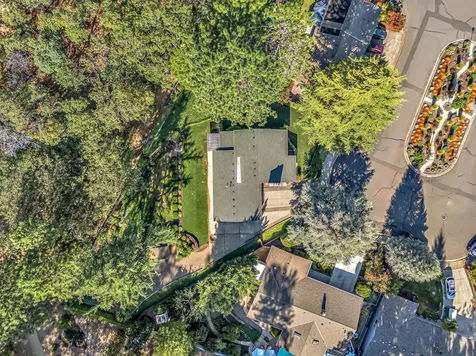 70 Beekman Square Jacksonville OR 97530