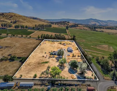 1330 N Mountain Avenue Ashland OR 97520