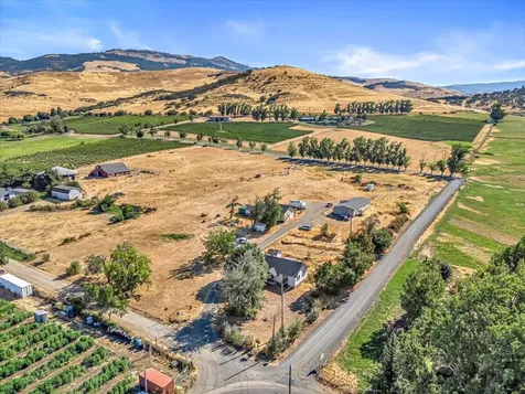 1330 N Mountain Avenue Ashland OR 97520