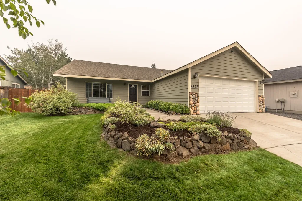 3325 NE Mendenhall Drive Bend OR 97701