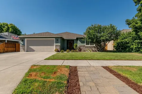966 Newcastle Street Medford OR 97501