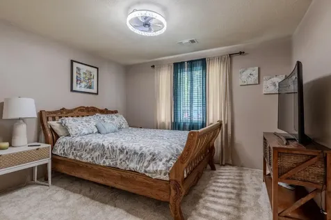 966 Newcastle Street Medford OR 97501