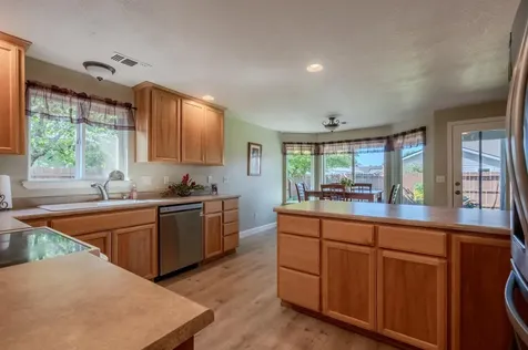 966 Newcastle Street Medford OR 97501