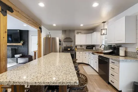6324 E Evans Creek Road Rogue River OR 97537