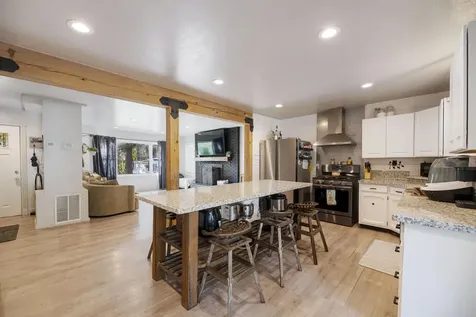 6324 E Evans Creek Road Rogue River OR 97537