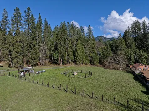 6324 E Evans Creek Road Rogue River OR 97537