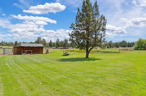 62155 Cody Road Bend OR 97701