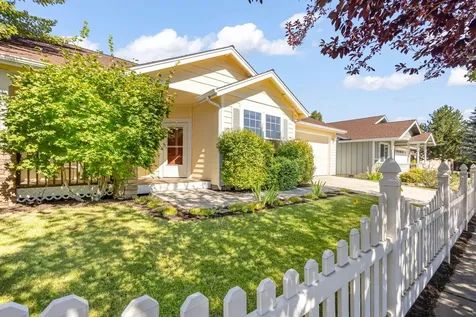 2545 NE Robinson Street Bend OR 97701
