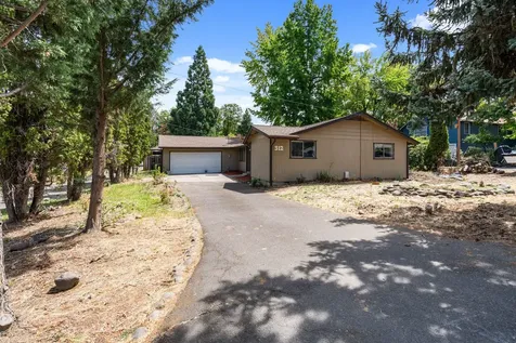 312 N Barneburg Road Medford OR 97504