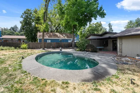 312 N Barneburg Road Medford OR 97504