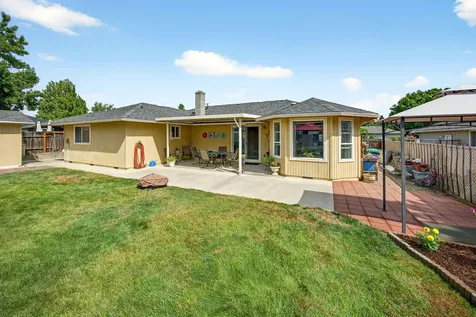 1527 Arlington Drive Medford OR 97501