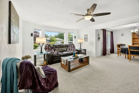 1527 Arlington Drive Medford OR 97501
