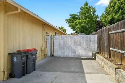 1527 Arlington Drive Medford OR 97501
