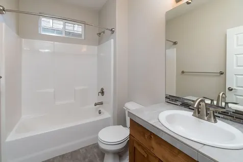 1550 NW Kingwood Avenue Redmond OR 97756