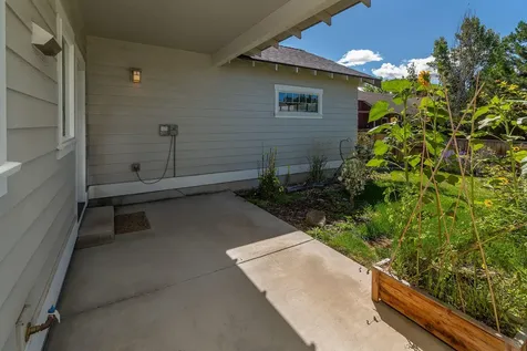 1550 NW Kingwood Avenue Redmond OR 97756