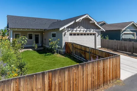 1550 NW Kingwood Avenue Redmond OR 97756